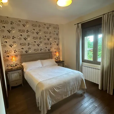 Hospederia Rural Santa Cruz *