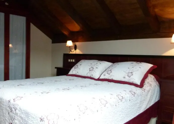 Hospederia Rural Santa Cruz *